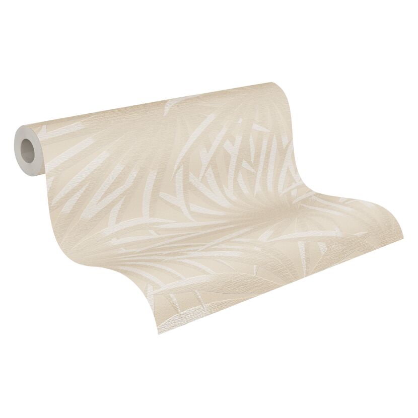 Beige Tapete mit Palmenmuster aufgerollt