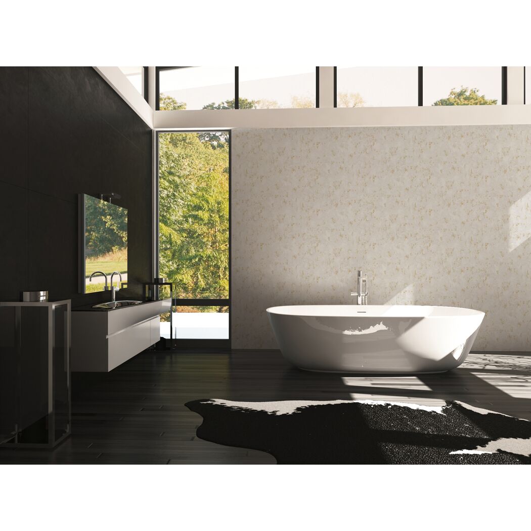 Modernes Badezimmer mit Badewanne