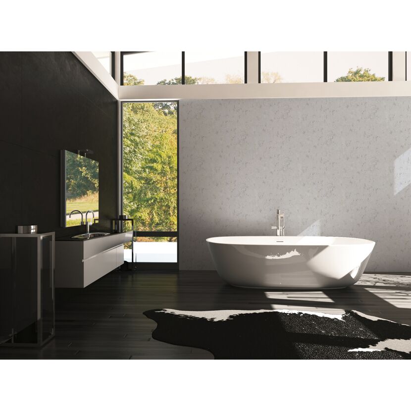 Modernes Badezimmer mit Badewanne