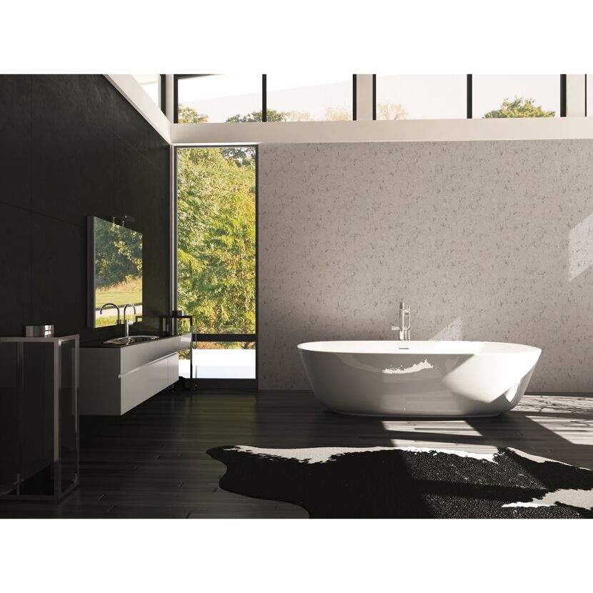 Modernes Badezimmer mit Badewanne