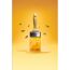 Pinsel mit Honigwabe und Bienen