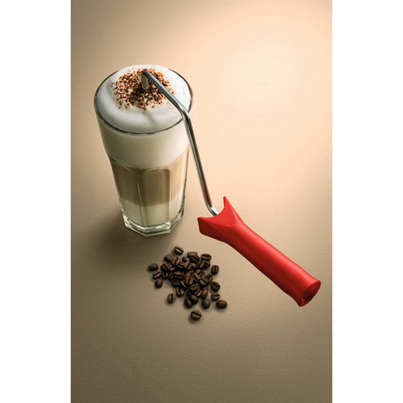 Latte Macchiato und Kaffeebohnen