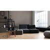 Wohnzimmer mit grauer Wand in Manhattan