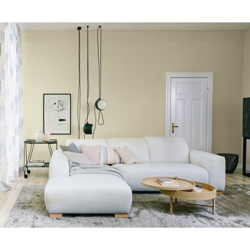 Wohnzimmer mit beiger Wandfarbe "Moon"