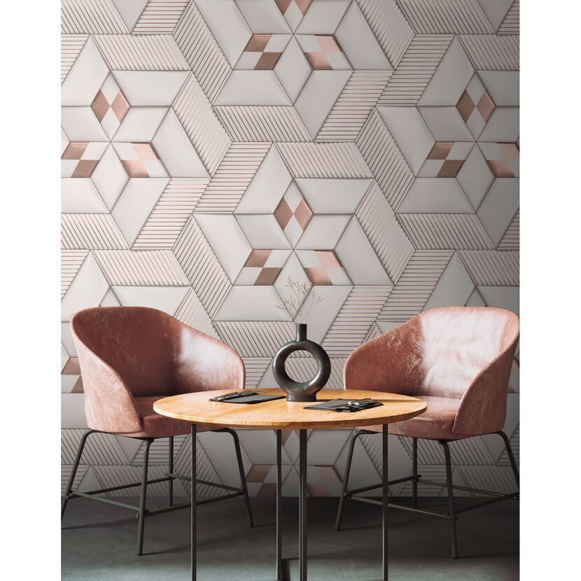 Gedeckter Tisch vor geometrisch gemusterter Wand