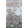 Abblätternder Putz auf Backsteinmauer