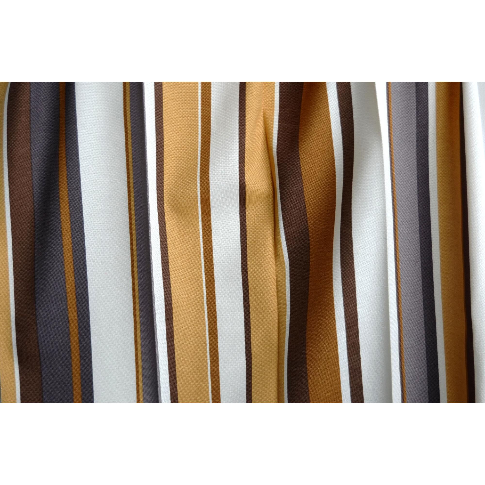 Brauner, grauer und weißer gestreifter Stoff