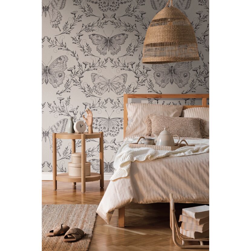 Schlafzimmer mit Schmetterlingstapete