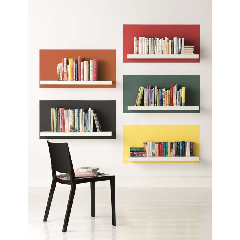 Bücherregale in verschiedenen Farben