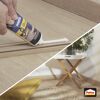 Person verwendet Pattex Power Kleber