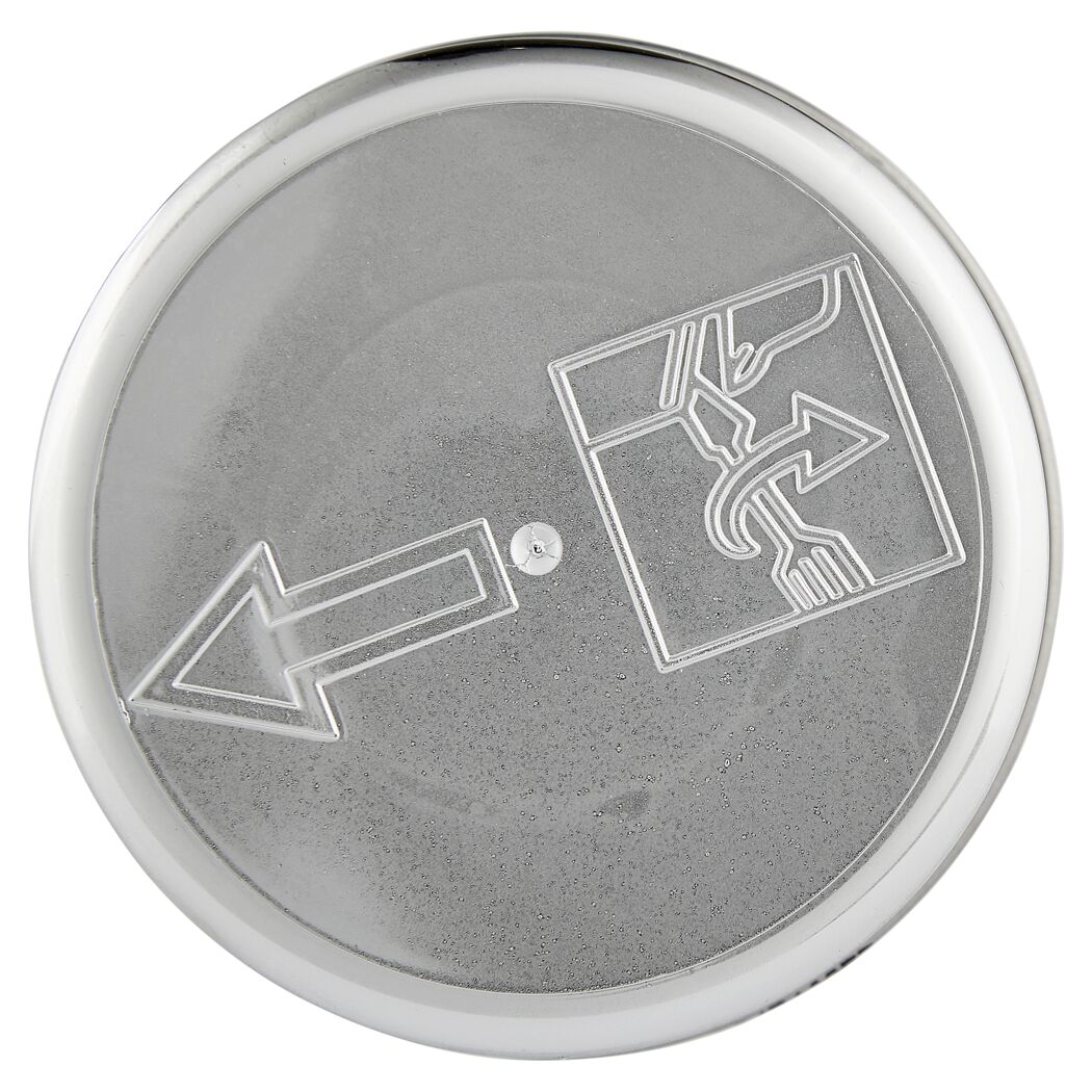 Pfeil zeigt, wie man den Deckel mit Werkzeug öffnet.
