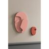 Wanddekoration mit zwei abstrakten Gesichtern in Rosa