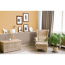 Wohnzimmer mit beigen Sessel und Wandbildern