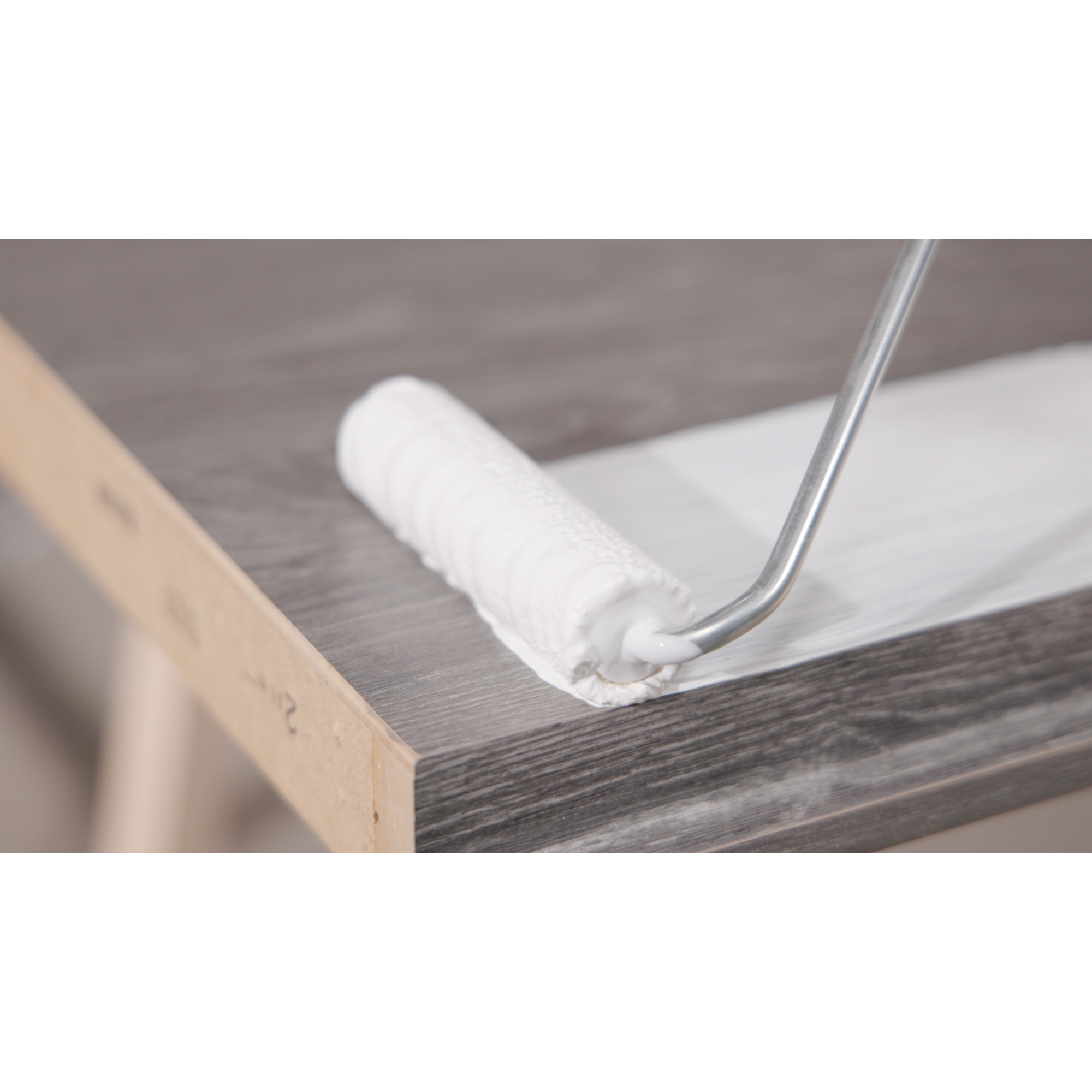 Renovierfarbe für Fenster und Türen reinweiß seidenmatt 1 l