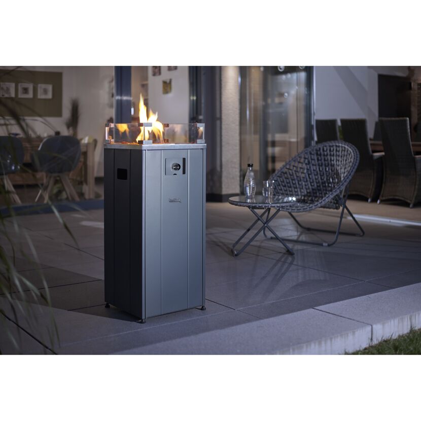 Gasfeuersäule auf einer Terrasse