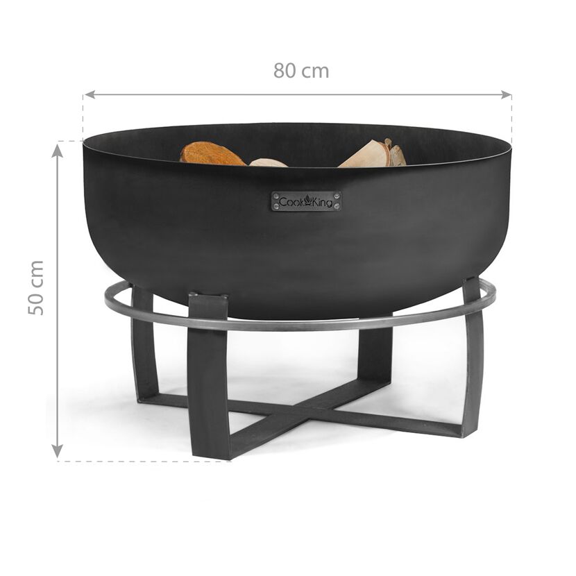 Schwarze Feuerschale mit Holzscheiten