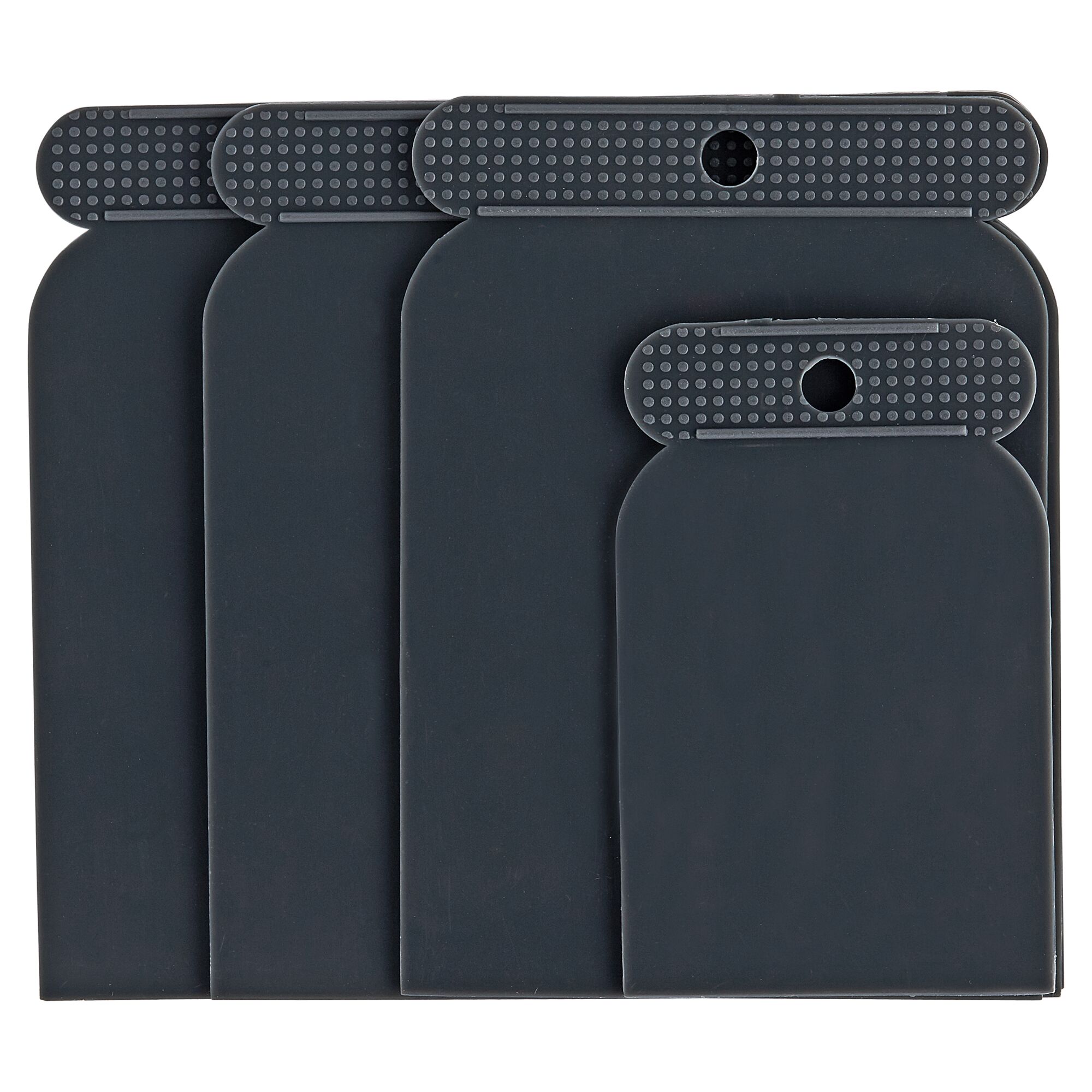 Vier schwarze Kunststoff-Spachtel in unterschiedlichen Größen.