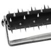 Nahaufnahme einer Igelwalze mit Metallspikes