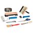 Werkzeuge zum Tapezieren: Pinsel, Rolle, Cutter, Schere, Spachtel