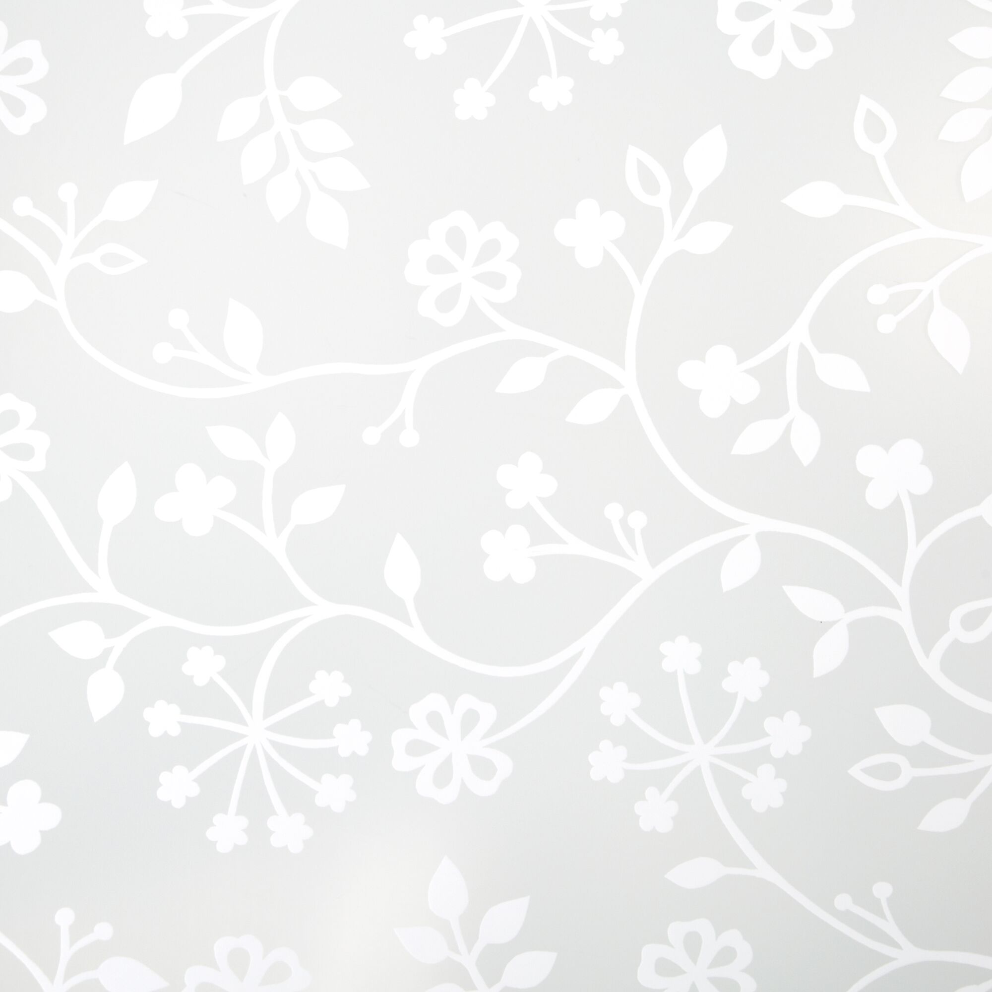 Weißes Blumenmuster auf hellgrauem Hintergrund