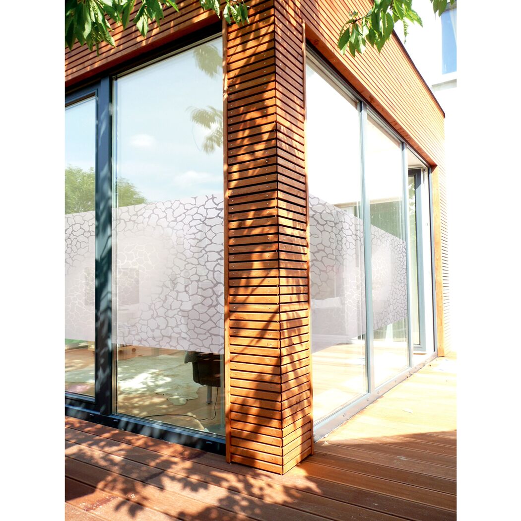 Fenster mit strukturierter Klebefolie