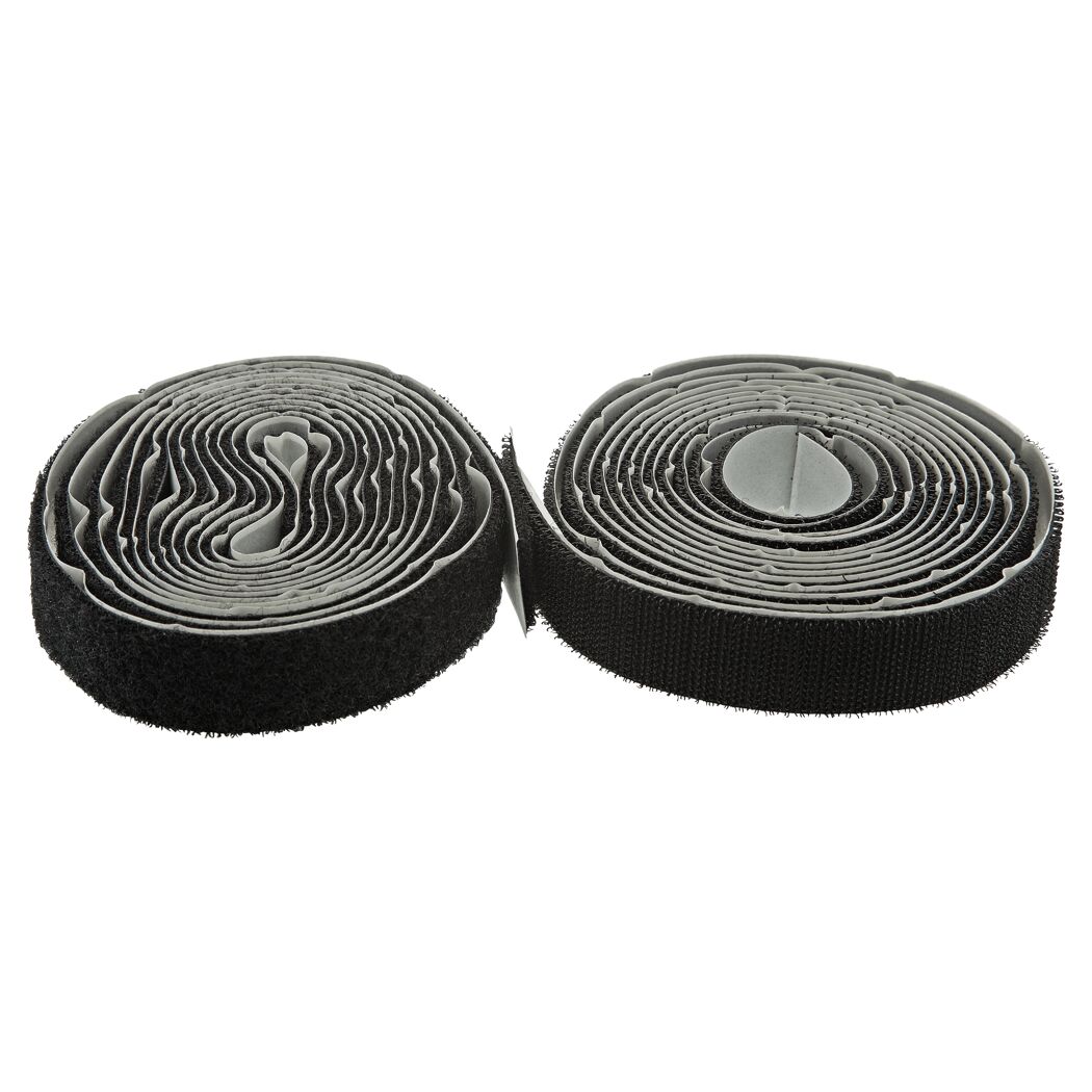 Zwei Rollen schwarzes Klettband
