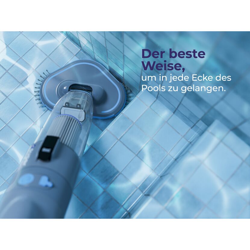 Elektrischer Bodenreiniger reinigt Pool-Ecke