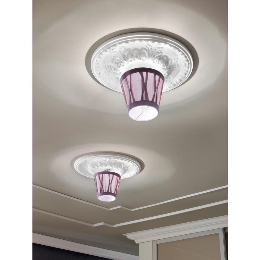 Zwei Deckenlampen mit Stoffschirm und Rosette