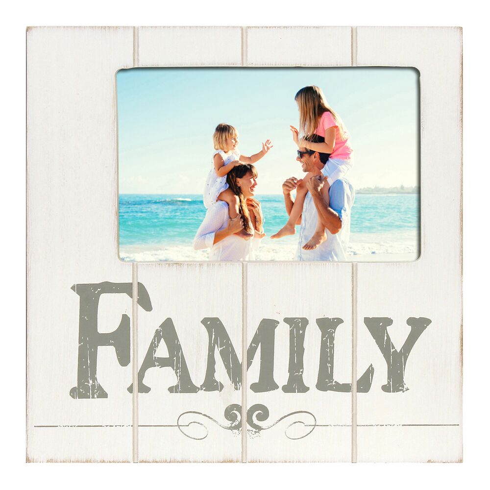 Weißer Holz-Bilderrahmen "Family" mit Familienfoto am Strand