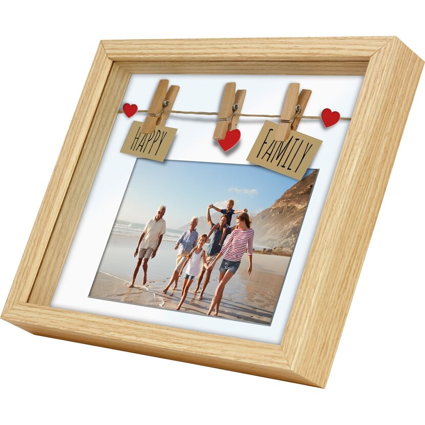 Holzrahmen mit Familie am Strand, Aufschrift "Happy Family"