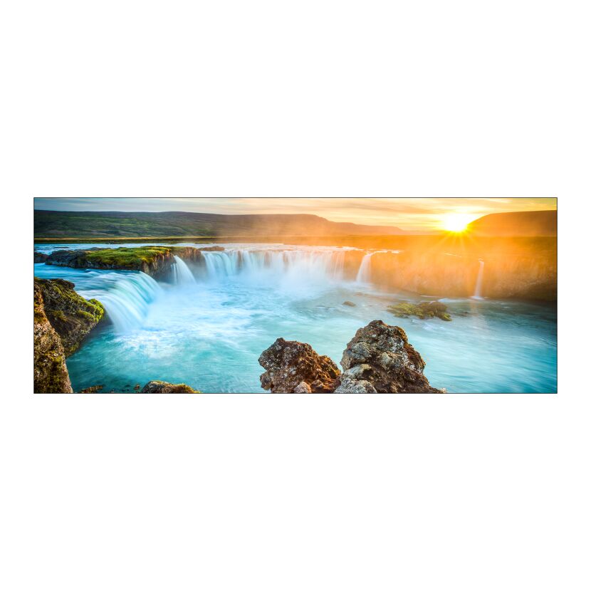 Wasserfall bei Sonnenuntergang