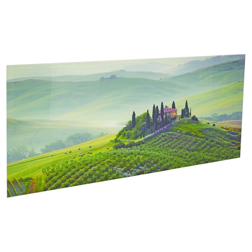Toskanische Landschaft mit Bauernhaus bei Sonnenaufgang