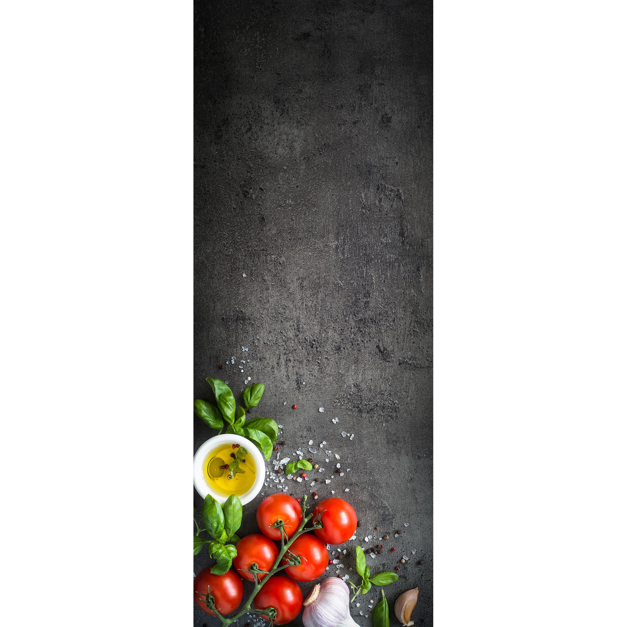 Zutaten für italienisches Essen: Tomaten, Knoblauch, Basilikum und Olivenöl