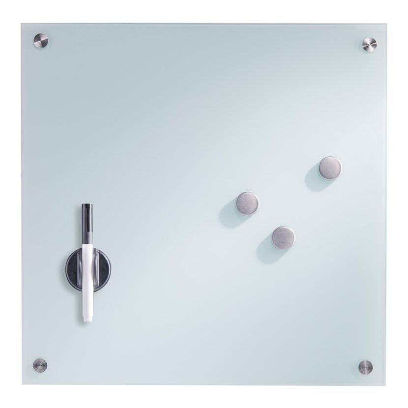 Weißes Glas-Memoboard mit Magneten und einem Stift.