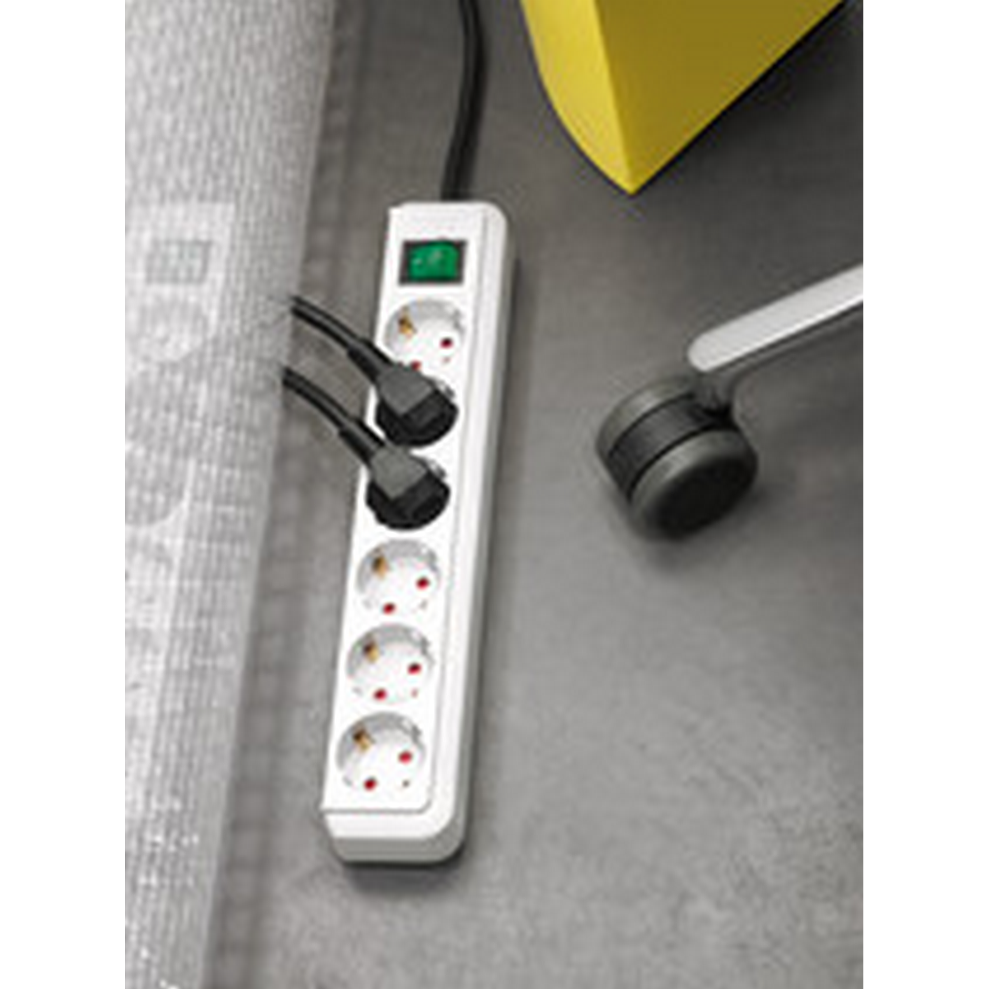 Eco-Line Steckdosenleiste mit Schalter weiß 9-fach + product picture