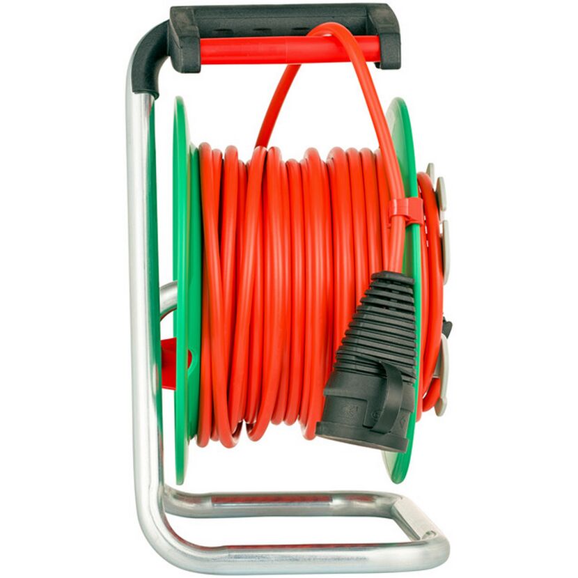 Kabeltrommel mit orangefarbenem Kabel