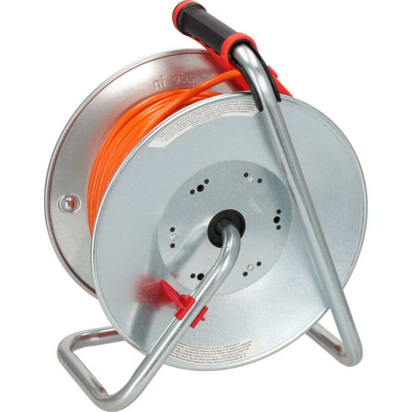 Kabeltrommel mit orangem Kabel