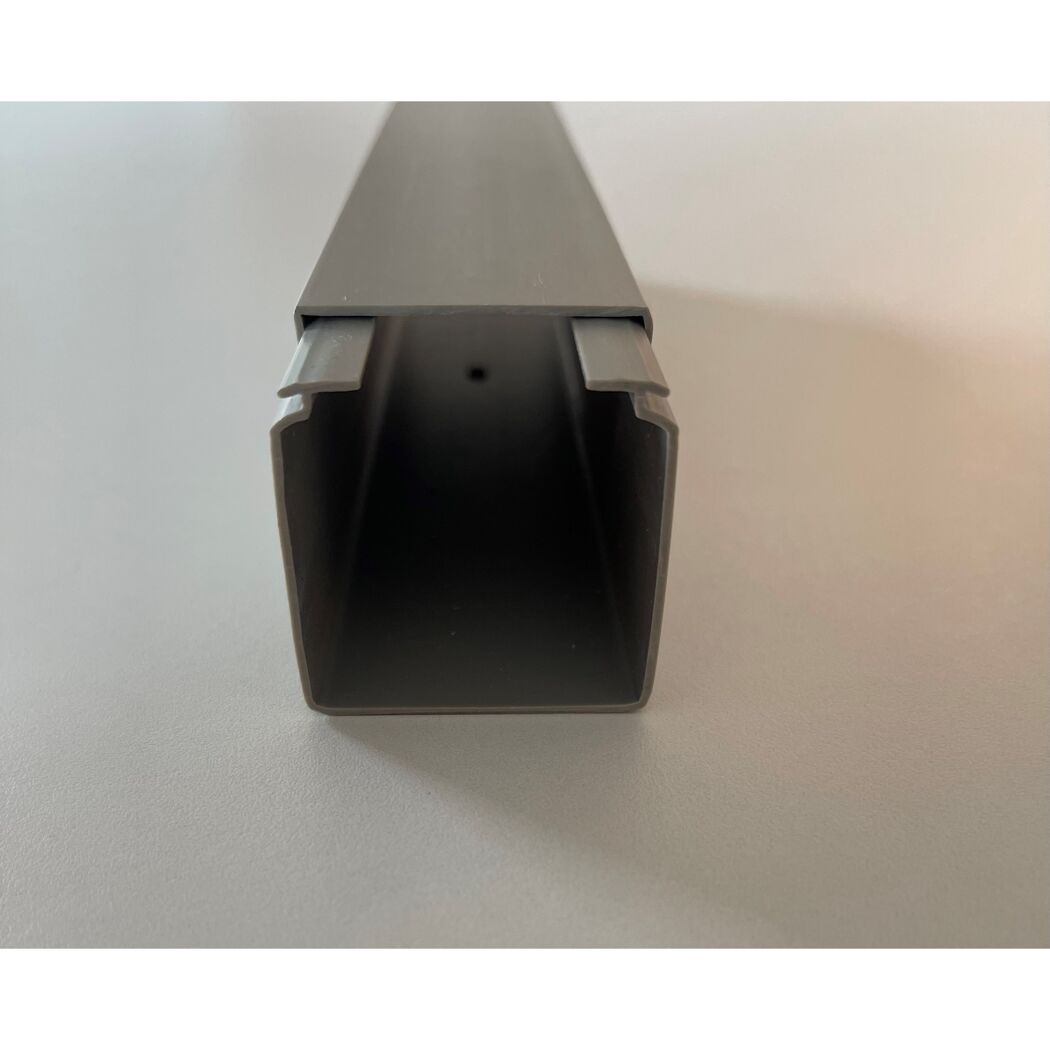 Grauer Kabelkanal 40 x 40 mm