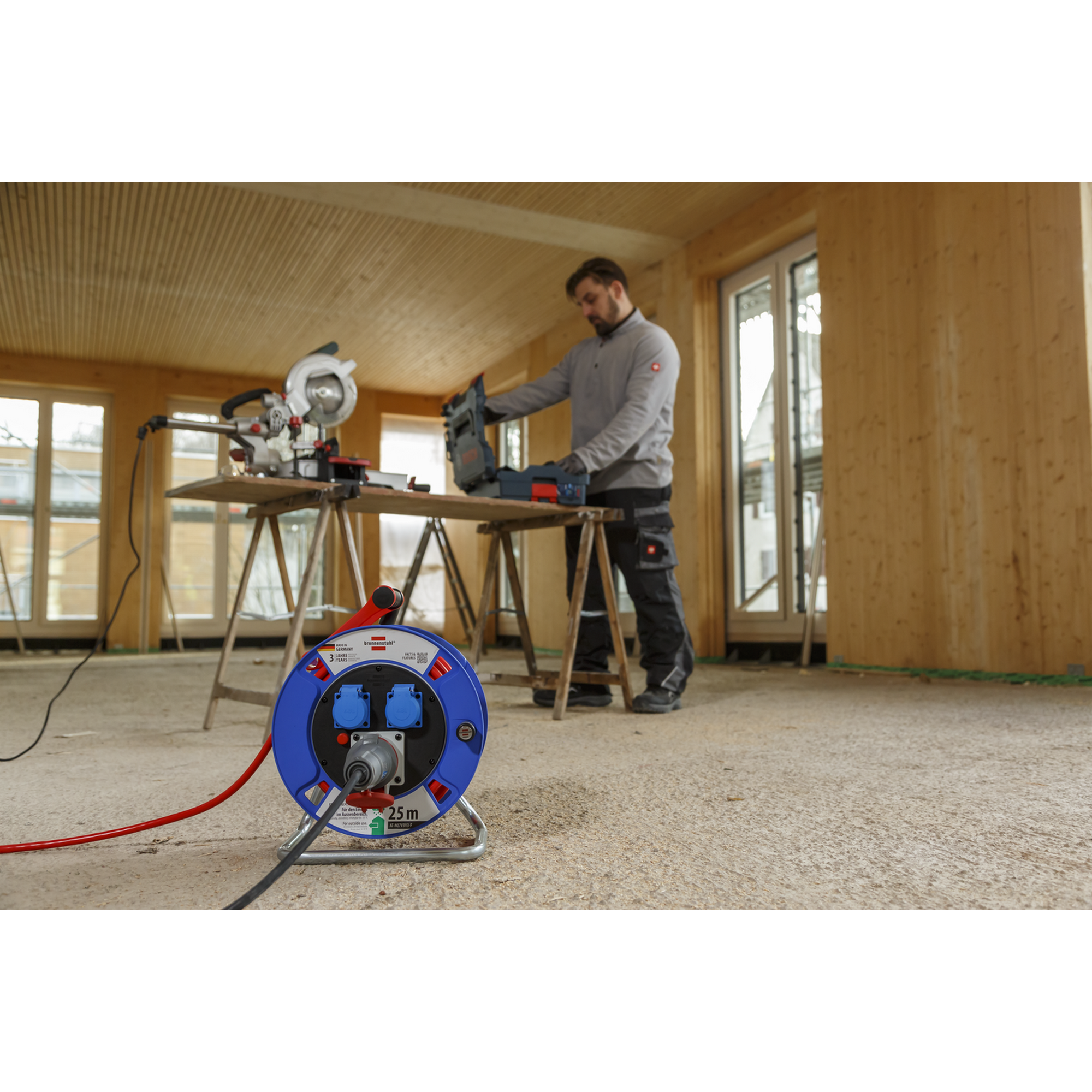 Kabeltrommel 'Garant' N07V3V3-F5G1,5 blau 25 m