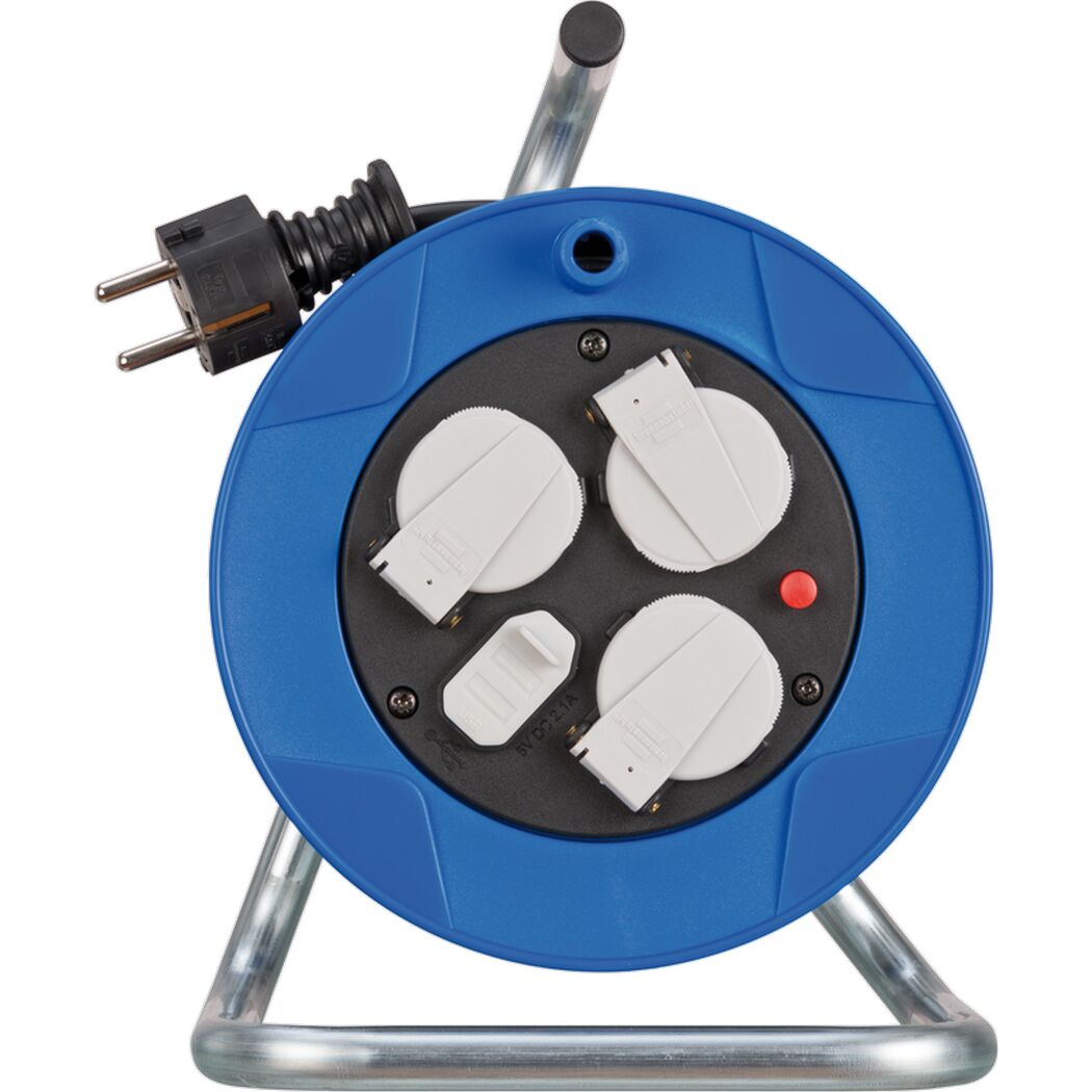 Blaue Kabeltrommel mit drei Steckdosen und USB-Ladefunktion