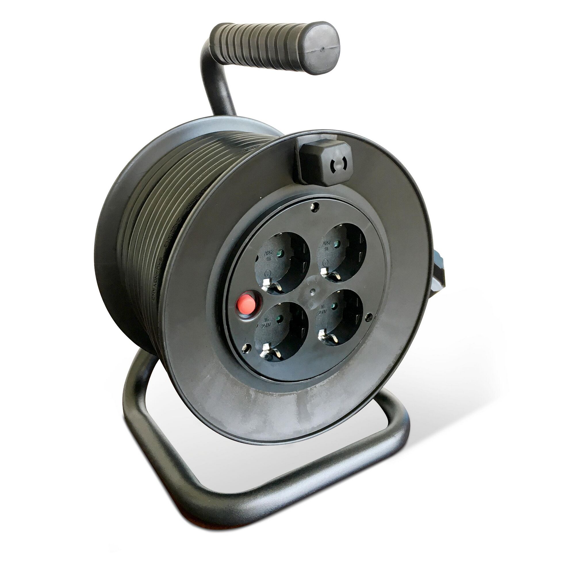 Schwarze Kabeltrommel mit vier Steckdosen und Griff