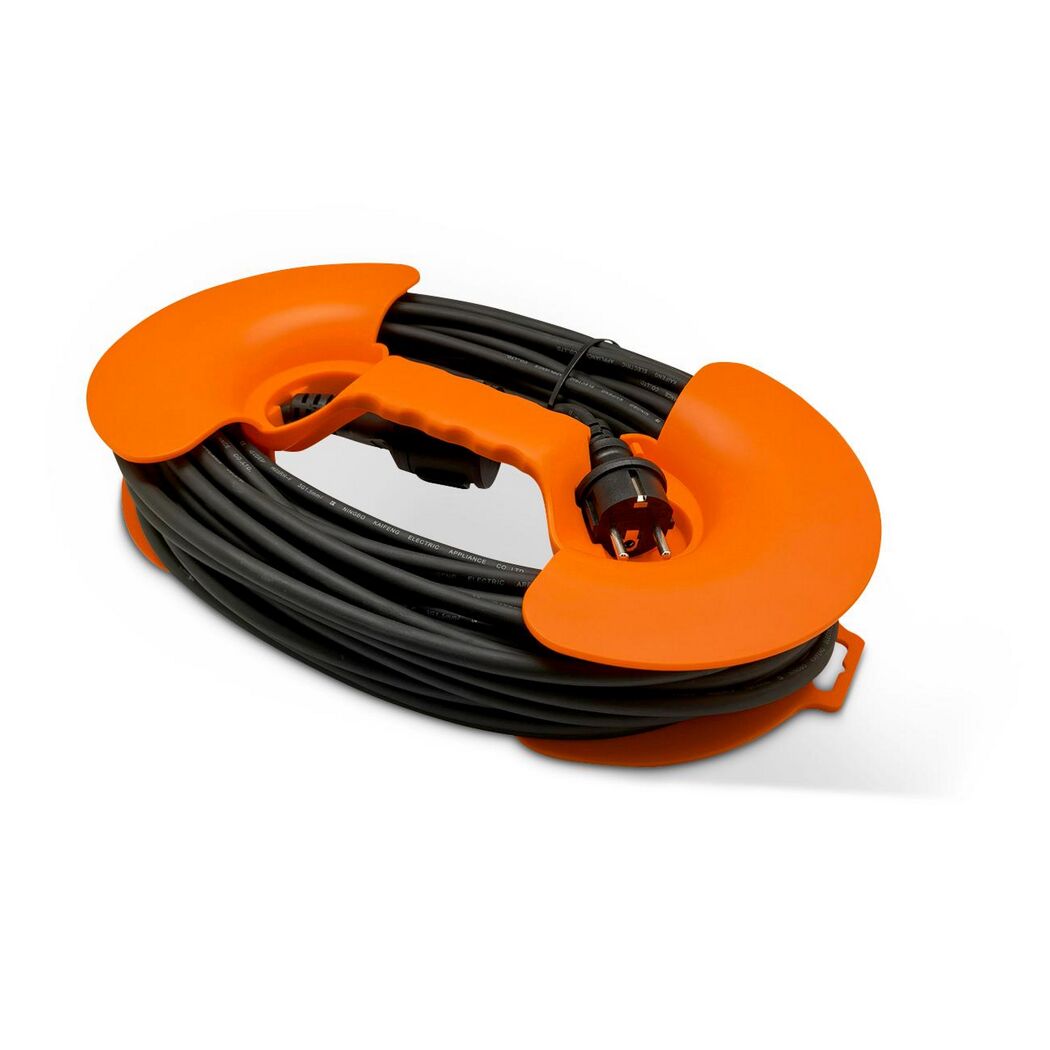 Schwarzes Verlängerungskabel mit orangem Kabelhalter.