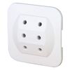Weißer Euroadapter Stecker für drei Eurostecker