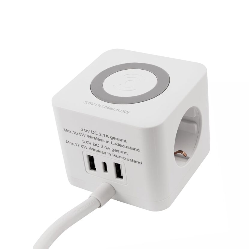Weißer Steckdosenwürfel mit USB-Anschlüssen und Wireless Charger