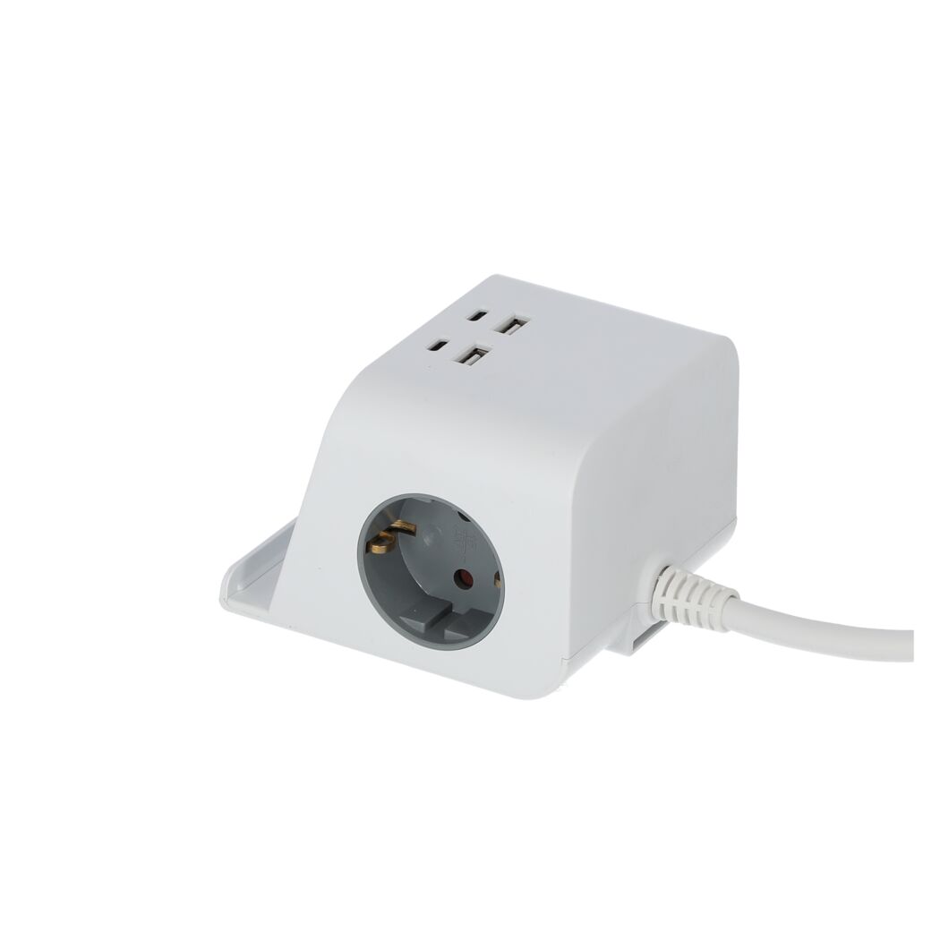 Weiße Steckdosenleiste mit USB-Anschlüssen