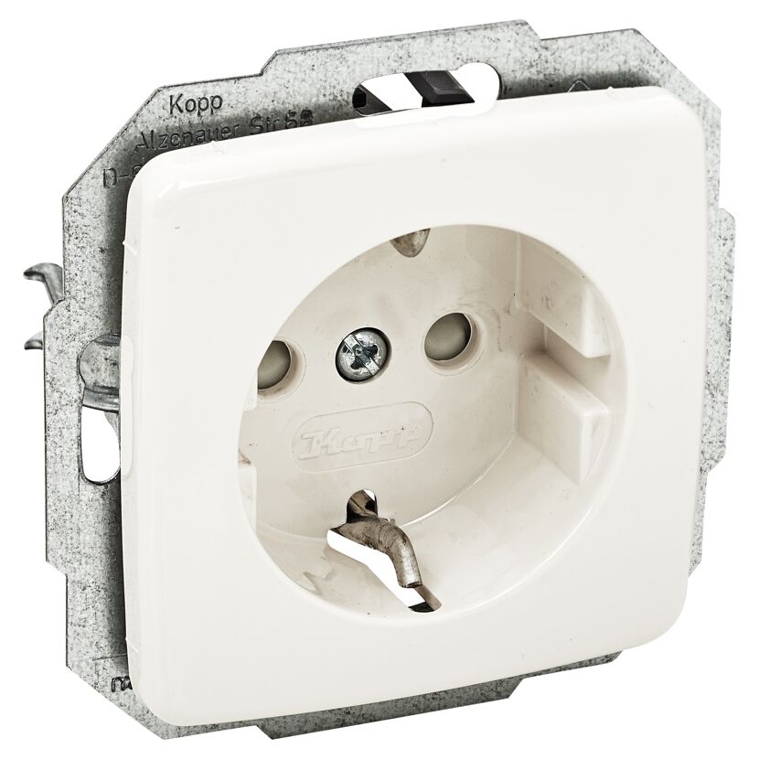 Weiße Schuko-Steckdose von Kopp