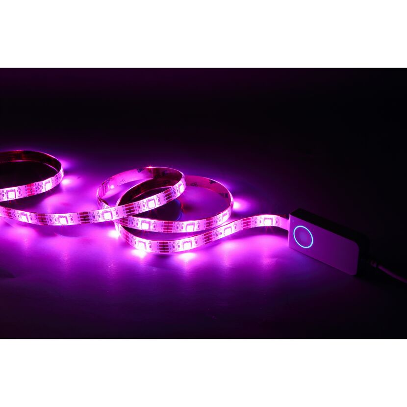 LED-Strip leuchtet pink