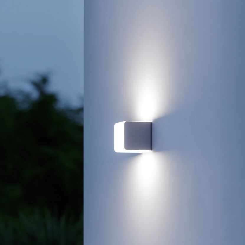 LED-Außenleuchte 'L 830 SC' mit Bewegungsmelder anthrazit 493 lm