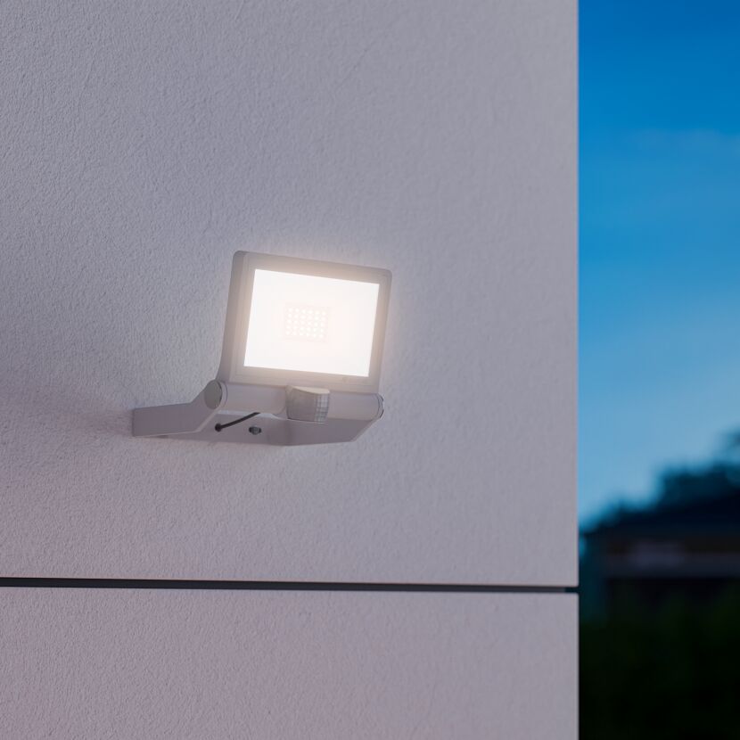 LED-Wandstrahler 'XLED ONE S' mit Bewegungsmelder anthrazit 22,9 x 19,5 cm 18,6 W