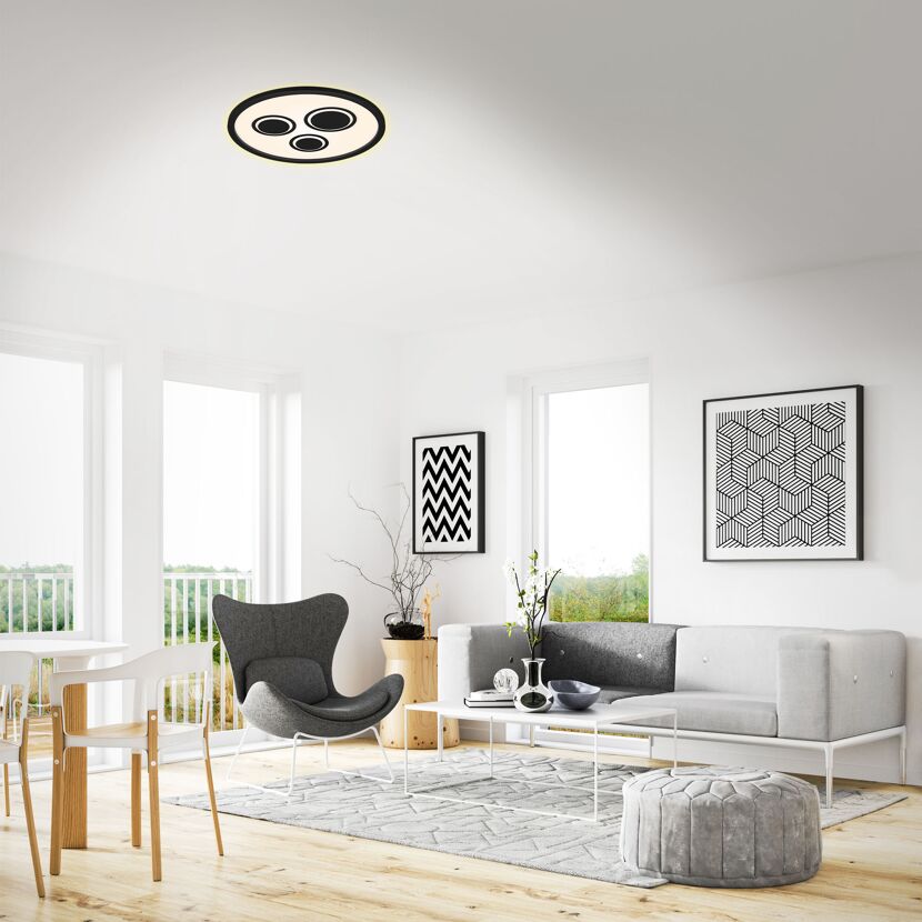 Moderne Deckenleuchte in einem Wohnzimmer